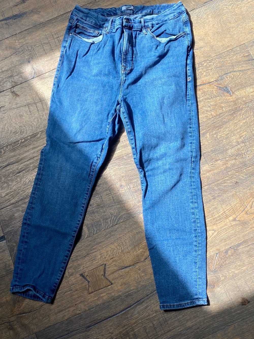 Good American Size 18 Plus High-Rise Straight Leg Jeans - Medium Wash